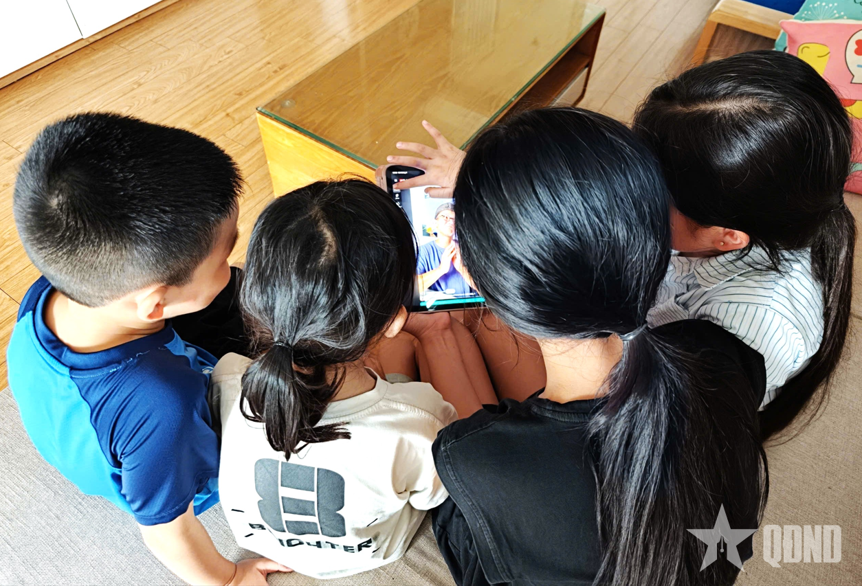 Hạn chế hoặc cấm trẻ em sử dụng mạng xã hội là cần thiết